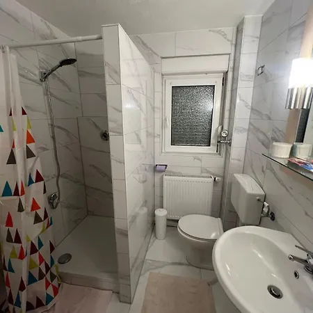 Apartment With Flair And Location